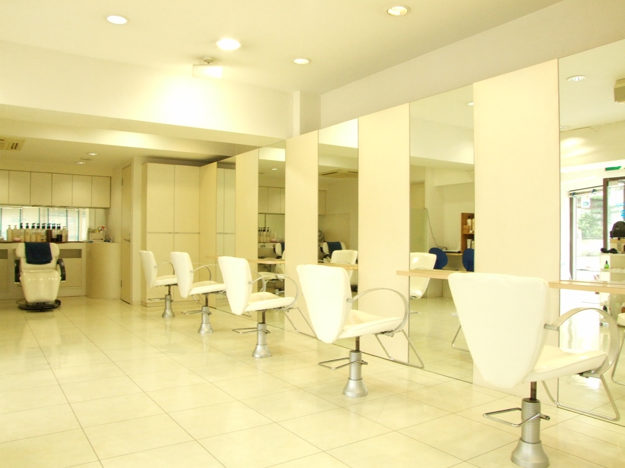 y}C^E܁zhair dressing glam