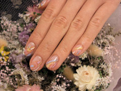 y}C^E܁znail@dresser@Daisy