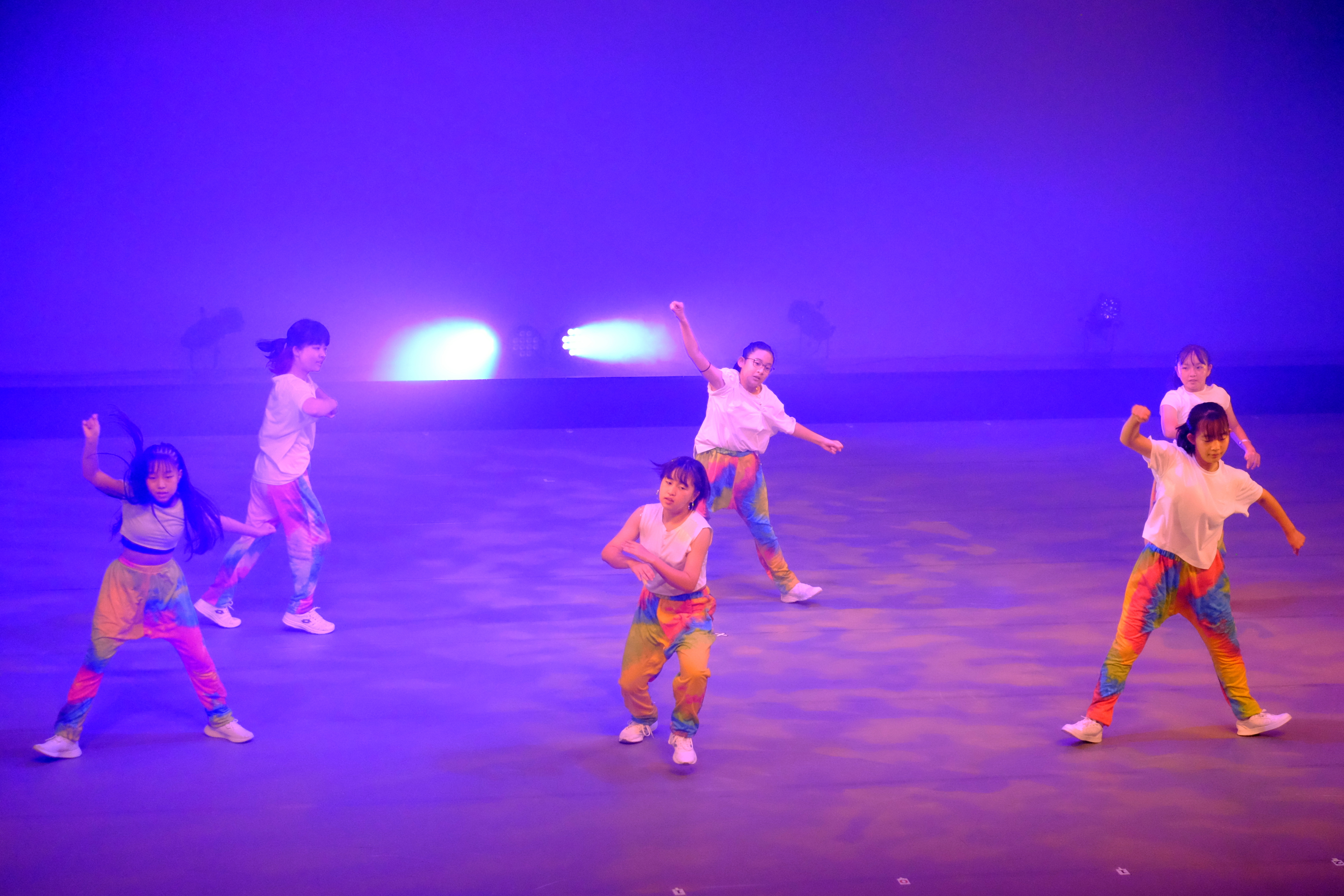 y}C^E܁zDance Studio NAP