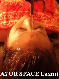 y}C^E܁zA[F[_T@AYUR SPACE Laxmi