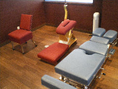 y}C^E܁zRapha Chiropractic Office
