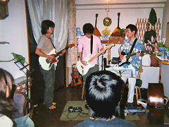 ���\��i