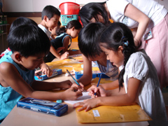 �������i